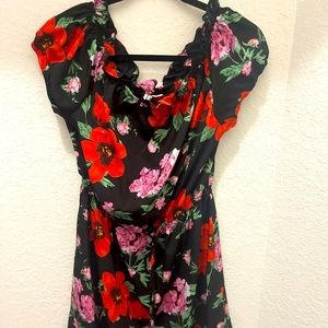 🌸 Black Floral Off-Shoulder Dress ✨ Flirty & Chic – Size L